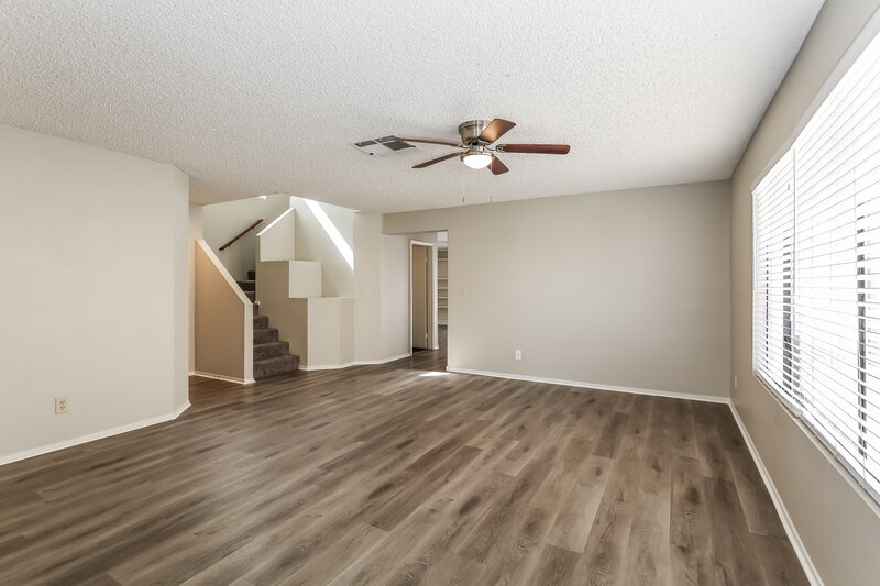 2,300/Mo, 9532 Wooden Pier Way Las Vegas, NV 89117 Living Room View 2