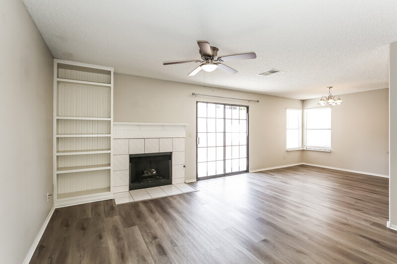 2,300/Mo, 9532 Wooden Pier Way Las Vegas, NV 89117 Living Room View 3