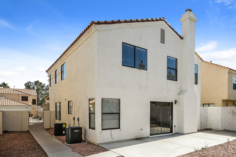 2,300/Mo, 9532 Wooden Pier Way Las Vegas, NV 89117 Rear View
