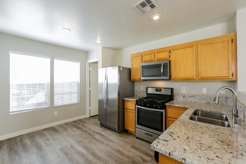 1,940/Mo, 841 Tollbrook Way Henderson, NV 89011 Kitchen View
