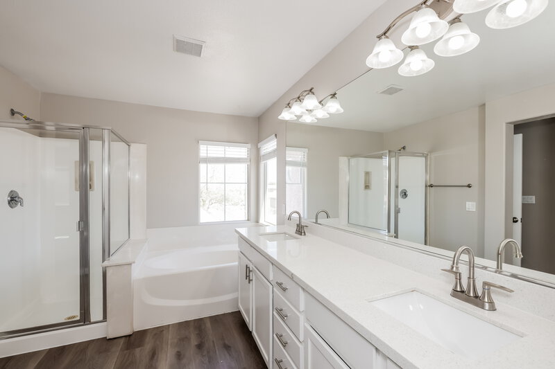 2,220/Mo, 9575 Bachelors Fortune St Las Vegas, NV 89178 Main Bathroom View