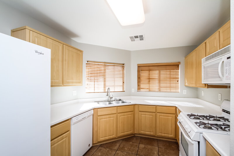 2,350/Mo, 1110 Monarch Mystic Ave North Las Vegas, NV 89081 Kitchen View