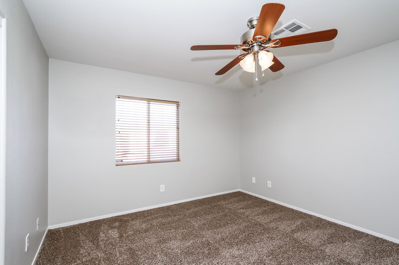 2,350/Mo, 1110 Monarch Mystic Ave North Las Vegas, NV 89081 Bedroom View 3