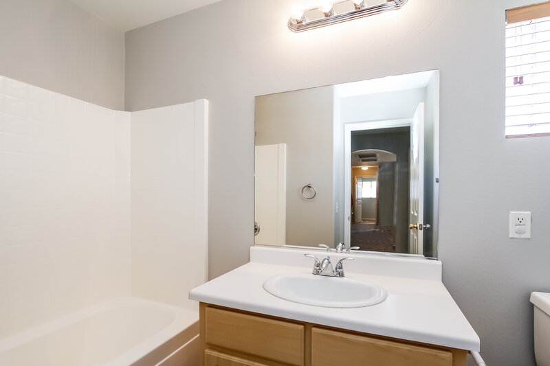 2,350/Mo, 1110 Monarch Mystic Ave North Las Vegas, NV 89081 Bathroom View
