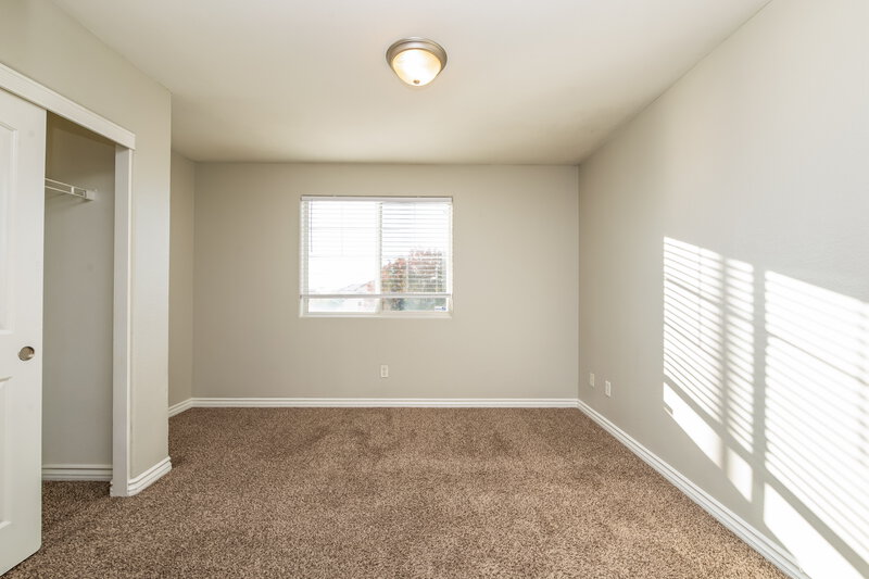 2,030/Mo, 516 Bruny Island Ave North Las Vegas, NV 89081 Bedroom View 2