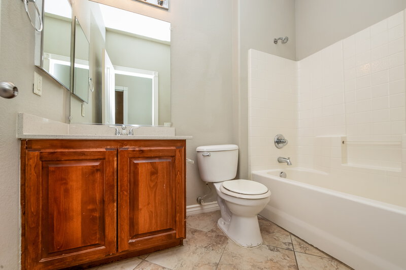 2,030/Mo, 516 Bruny Island Ave North Las Vegas, NV 89081 Bathroom View 2