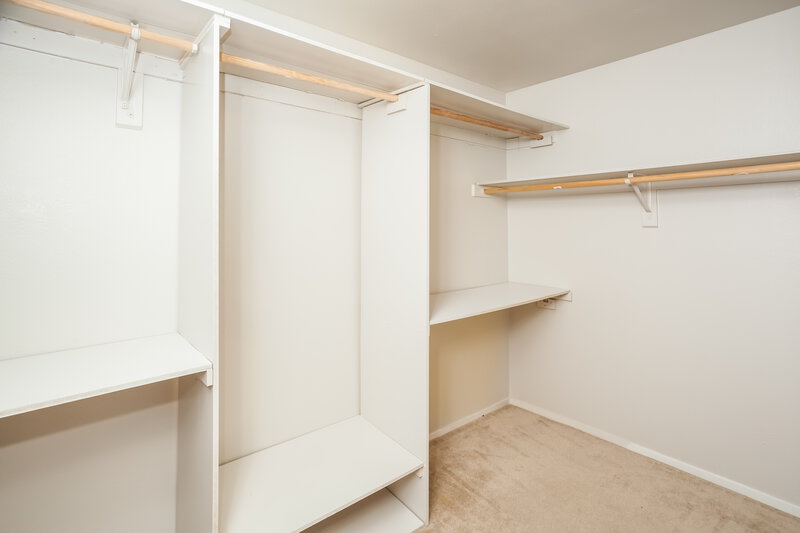 2,285/Mo, 4509 Dagnar Ct North Las Vegas, NV 89031 Walk In Closet View
