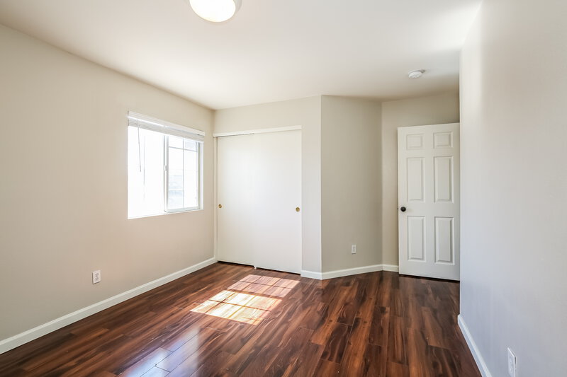 2,230/Mo, 4509 Dagnar Ct North Las Vegas, NV 89031 Bedroom View 2