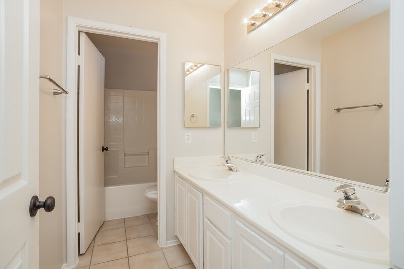 2,285/Mo, 4509 Dagnar Ct North Las Vegas, NV 89031 Bathroom View