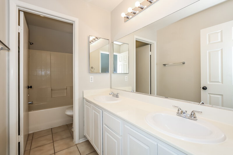 2,230/Mo, 4509 Dagnar Ct North Las Vegas, NV 89031 Bathroom View