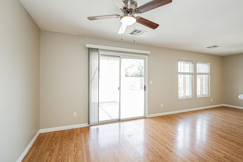 2,070/Mo, 8408 Warthen Meadows St Las Vegas, NV 89131 Dining Room View