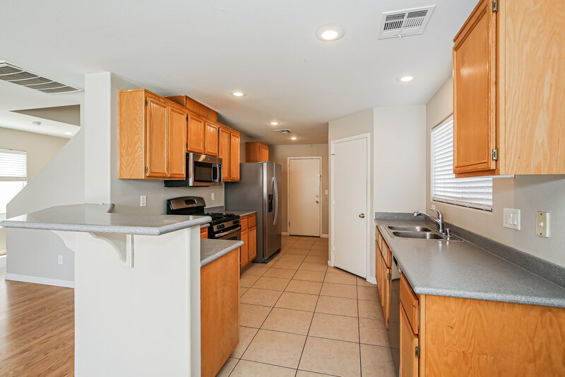 2,070/Mo, 8408 Warthen Meadows St Las Vegas, NV 89131 Kitchen View