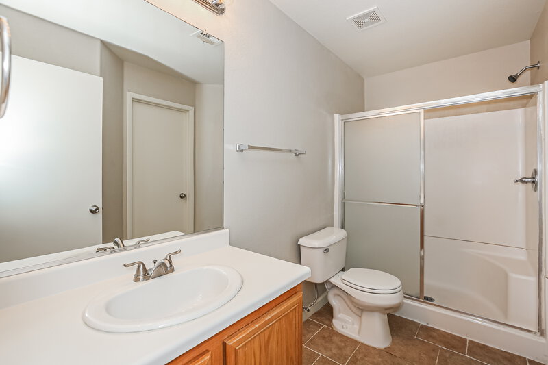 2,070/Mo, 8408 Warthen Meadows St Las Vegas, NV 89131 Main Bathroom View