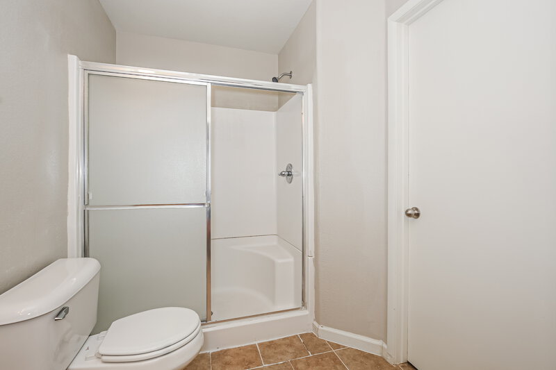 2,070/Mo, 8408 Warthen Meadows St Las Vegas, NV 89131 Main Bathroom View 2