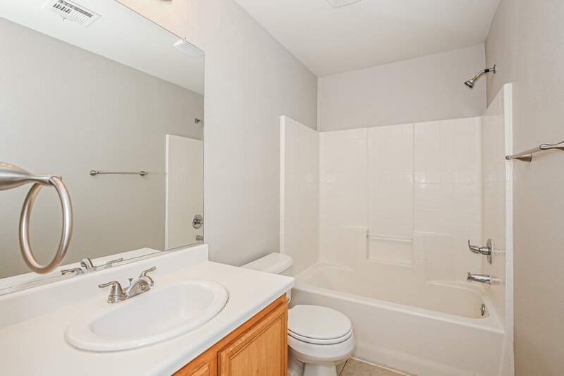 2,070/Mo, 8408 Warthen Meadows St Las Vegas, NV 89131 Bathroom View