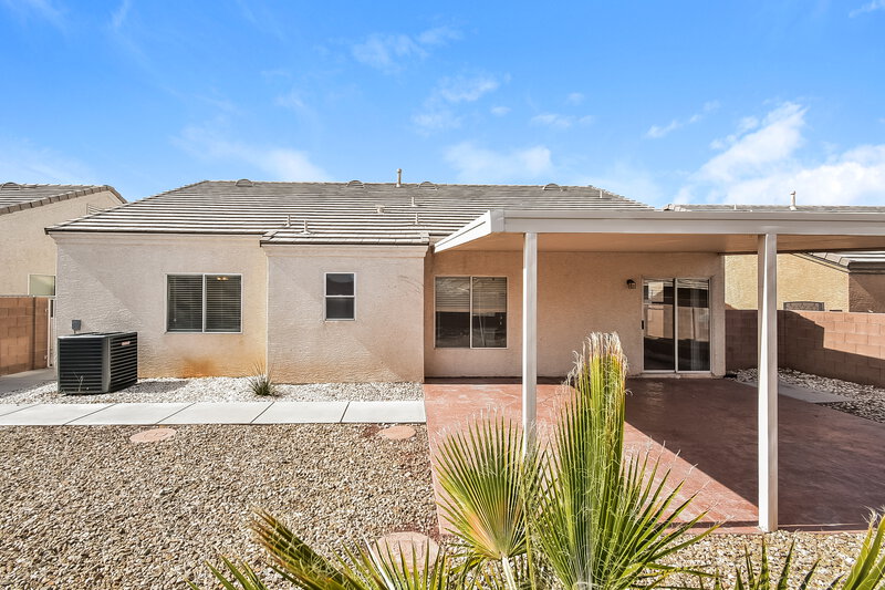 2,225/Mo, 5340 Hadley Ct North Las Vegas, NV 89031 Rear View 2