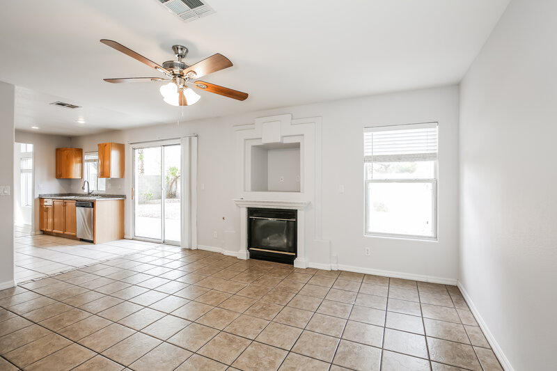 2,345/Mo, 7712 Sparrowgate Ave Las Vegas, NV 89131 Family Room View