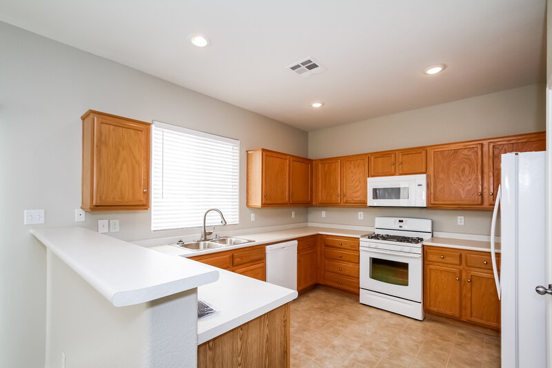 1,890/Mo, 5329 Dawn Break Canyon St North Las Vegas, NV 89031 Kitchen View