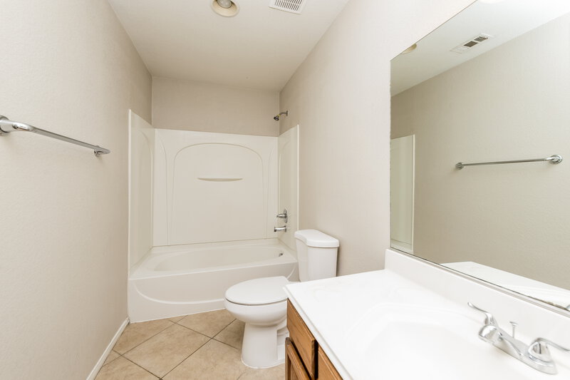 2,005/Mo, 325 Colorful Rain Ave North Las Vegas, NV 89031 Bathroom View