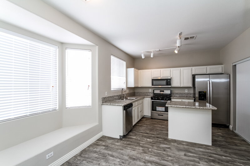 1,930/Mo, 4609 Grand Rock Dr North Las Vegas, NV 89081 Kitchen View 2