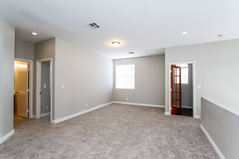 1,930/Mo, 4609 Grand Rock Dr North Las Vegas, NV 89081 Landing View 2