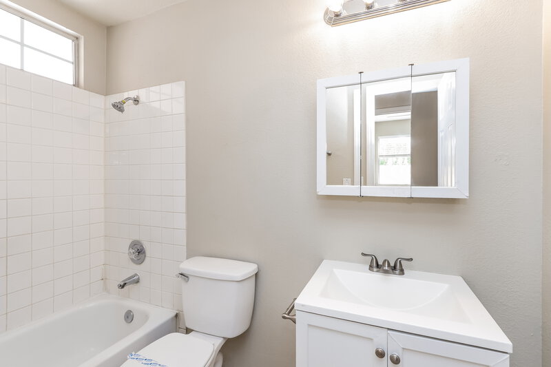 0/Mo, 5904 Red Umber Ave Las Vegas, NV 89130 Bathroom View