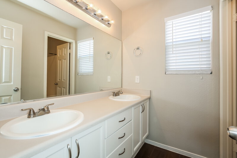 3,380/Mo, 7637 Donald Nelson Ave Las Vegas, NV 89131 Bathroom View