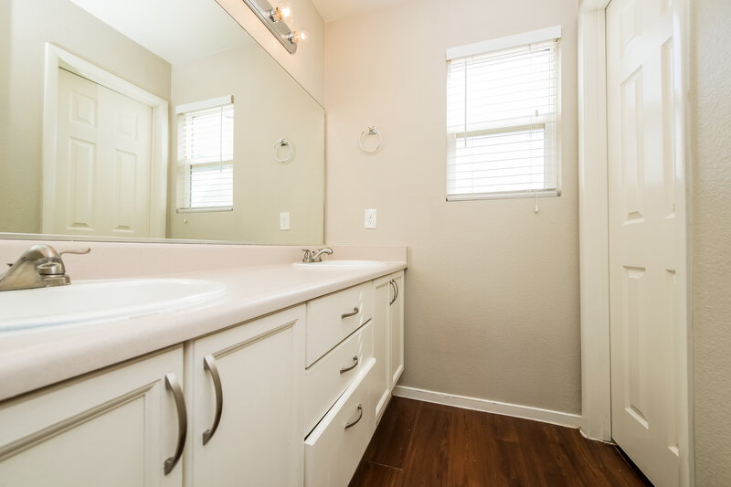 2,385/Mo, 7637 Donald Nelson Ave Las Vegas, NV 89131 Bathroom View