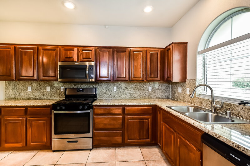 2,450/Mo, 8553 Zelkova Ct Las Vegas, NV 89149 Kitchen View