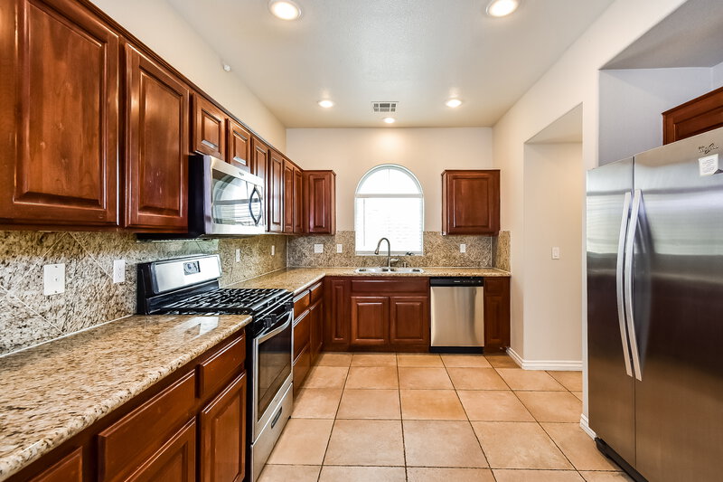 2,450/Mo, 8553 Zelkova Ct Las Vegas, NV 89149 Kitchen View 2