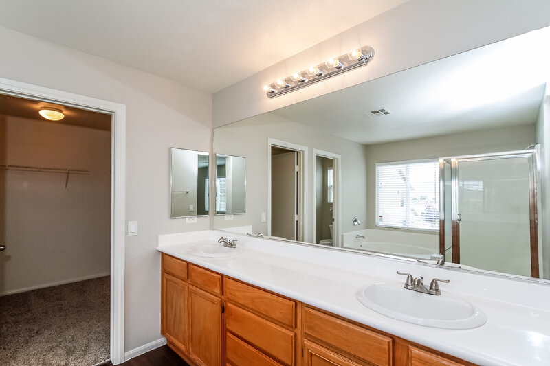 2,345/Mo, 9843 Shadow Grove Ave Las Vegas, NV 89148 Master Bathroom View
