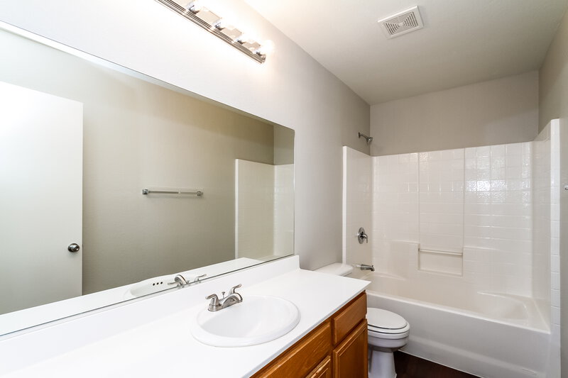 2,345/Mo, 9843 Shadow Grove Ave Las Vegas, NV 89148 Master Bathroom View 2