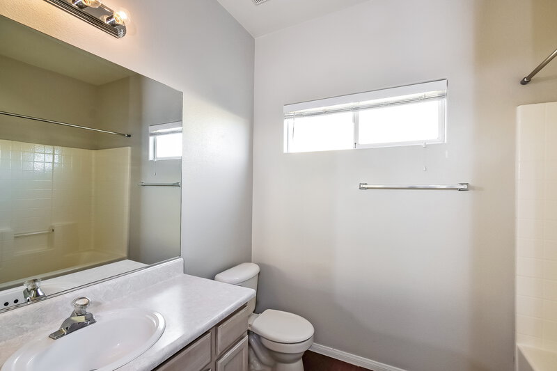 1,960/Mo, 4310 Scarlet Vista Ct North Las Vegas, NV 89031 Bathroom View