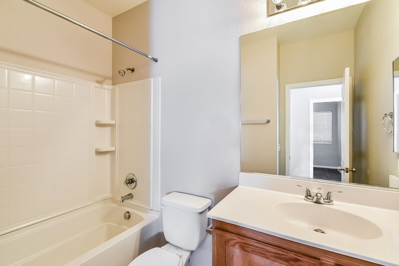 1,865/Mo, 3932 Fragrant Jasmine Ave North Las Vegas, NV 89081 Bathroom View