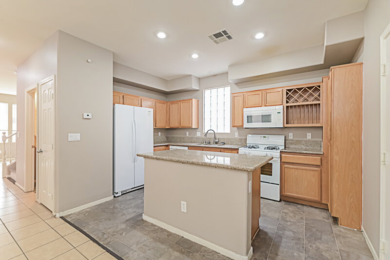 2,200/Mo, 4448 Nestos Valley Ave North Las Vegas, NV 89031 Kitchen View 2