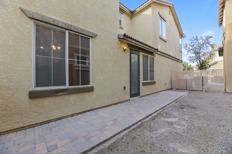 2,200/Mo, 4448 Nestos Valley Ave North Las Vegas, NV 89031 Rear View 2