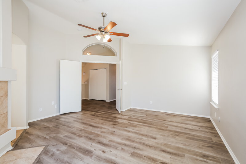 3,080/Mo, 4943 Monte del Sol Ln North Las Vegas, NV 89031 Main Bedroom View 2