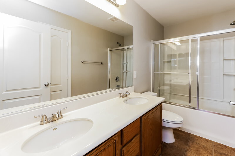2,345/Mo, 652 Shadwell St Las Vegas, NV 89178 Bathroom View