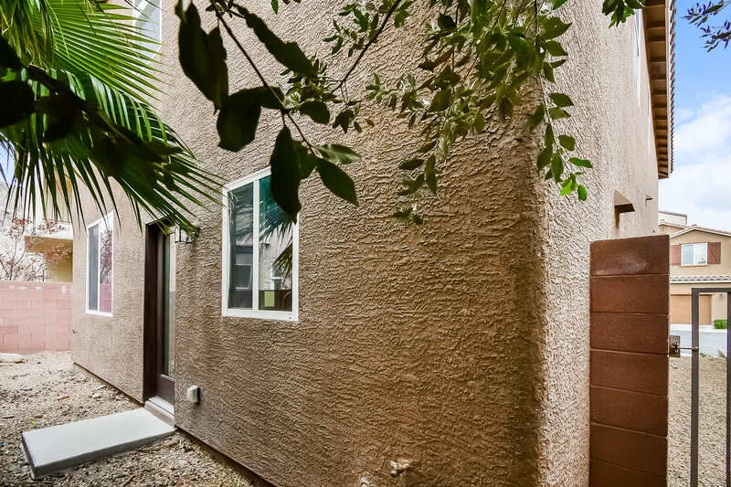 2,000/Mo, 10549 Seasonable Dr Las Vegas, NV 89129 Rear View 2