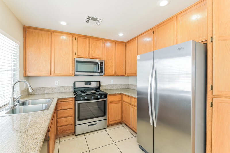 2,075/Mo, 2642 Ridgewater Cir Henderson, NV 89074 Kitchen View