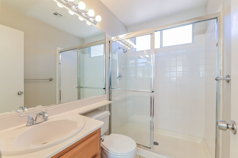 2,075/Mo, 2642 Ridgewater Cir Henderson, NV 89074 Bathroom View