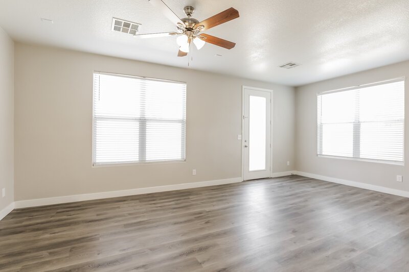 2,075/Mo, 5945 Tamarack Lodge Ln North Las Vegas, NV 89081 Living Room View