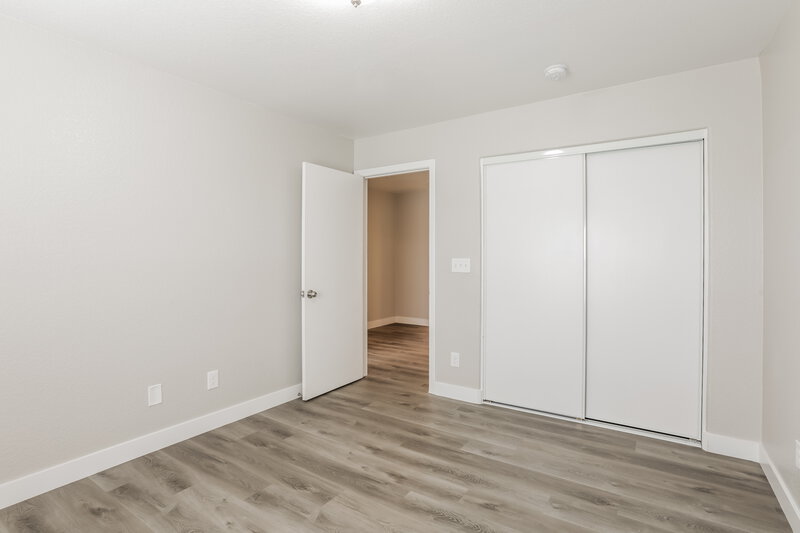 2,075/Mo, 5945 Tamarack Lodge Ln North Las Vegas, NV 89081 Bedroom View 2