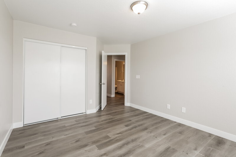 2,075/Mo, 5945 Tamarack Lodge Ln North Las Vegas, NV 89081 Bedroom View 4