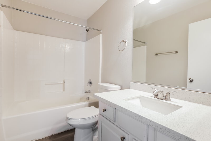 2,075/Mo, 5945 Tamarack Lodge Ln North Las Vegas, NV 89081 Bathroom View