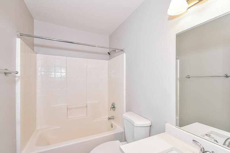 1,840/Mo, 4505 Dagnar Ct North Las Vegas, NV 89031 Bathroom View