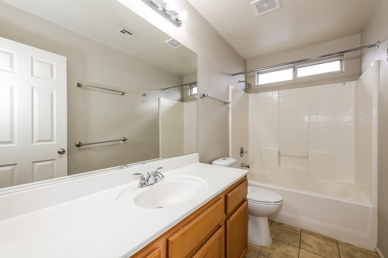 1,930/Mo, 546 Truffles St Henderson, NV 89015 Bathroom View