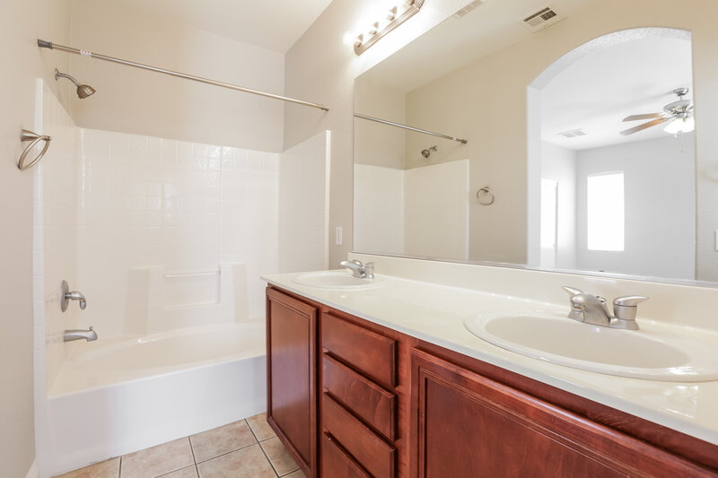2,290/Mo, 9124 Black Elk Ave Las Vegas, NV 89143 Main Bathroom View