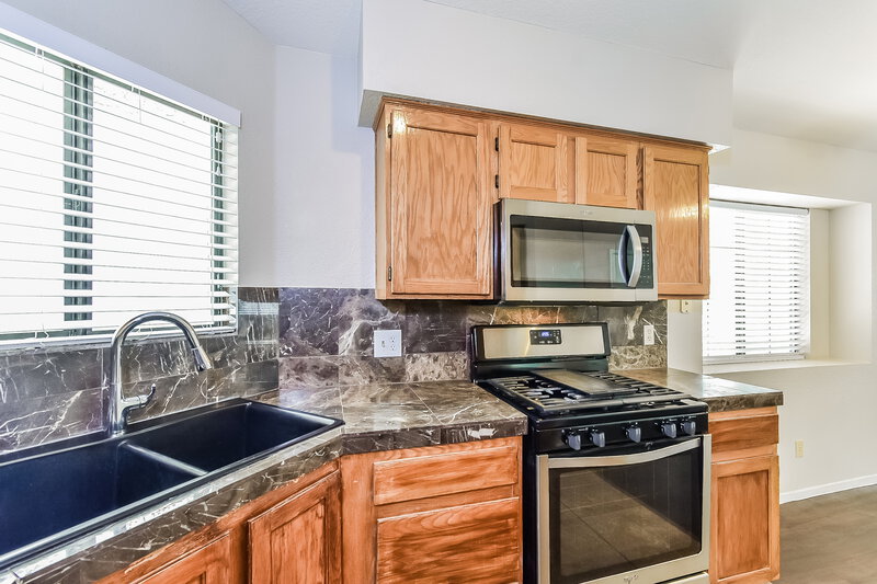 2,315/Mo, 2660 Storey Cir Henderson, NV 89074 Kitchen View 2