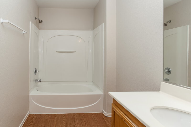 1,710/Mo, 3113 Hartley Cove Ave North Las Vegas, NV 89081 Master Bathroom View
